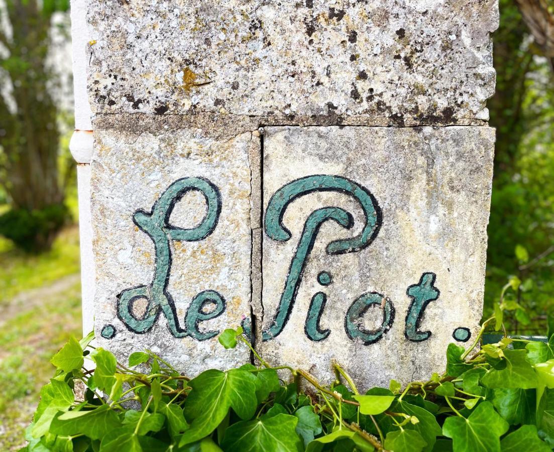 Petit Chateau Le Piot Bed & Breakfast Fleurance ภายนอก รูปภาพ
