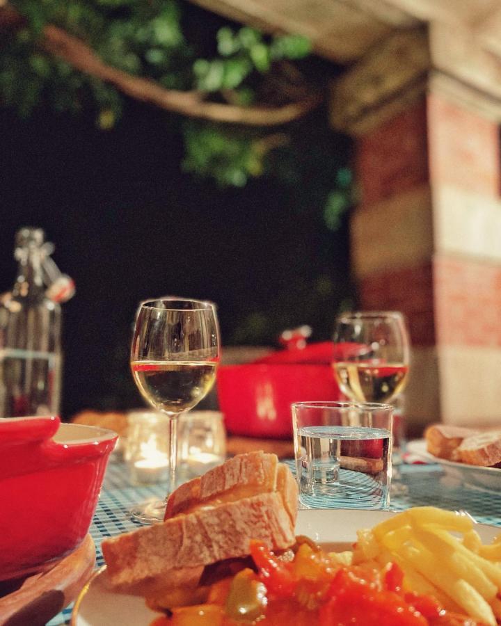 Petit Chateau Le Piot Bed & Breakfast Fleurance ภายนอก รูปภาพ