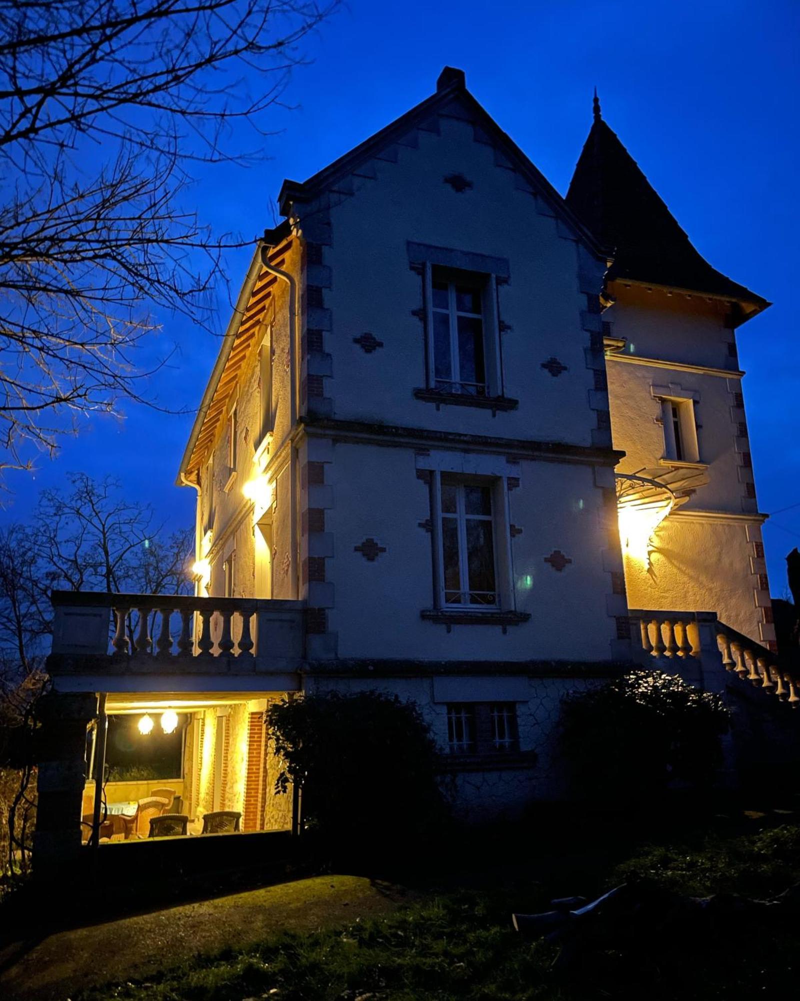 Petit Chateau Le Piot Bed & Breakfast Fleurance ภายนอก รูปภาพ